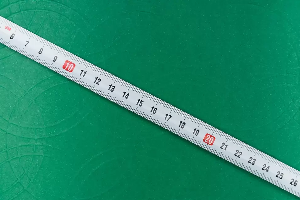 拡大前に陰茎を測定するためのセンチメートル